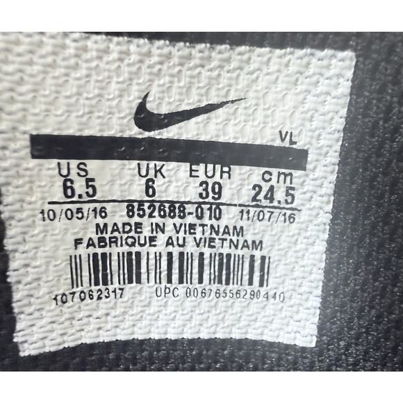 Nike Vapor Football Cleats Mens 6.5 Black Volt Fits Youth 6.5 Womens 7.5 main image 4